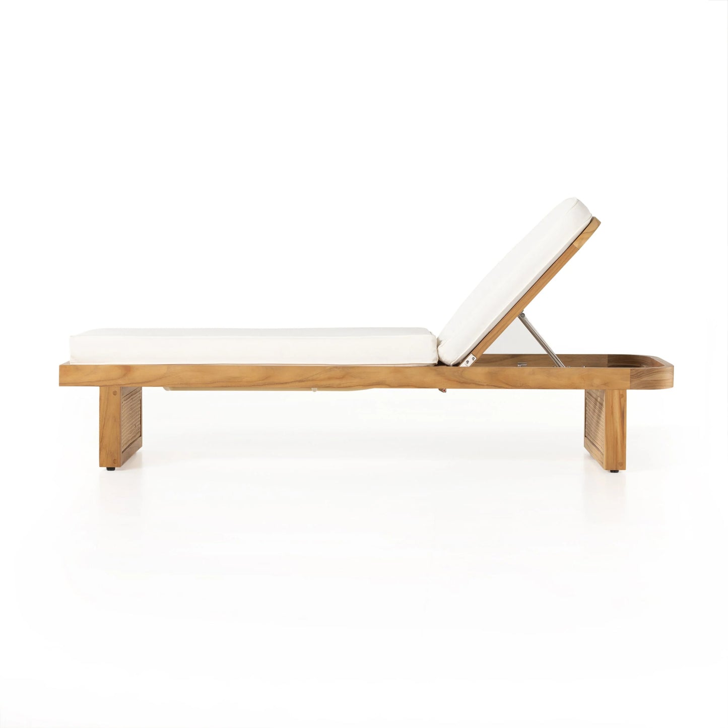 The Merit Outdoor Chaise